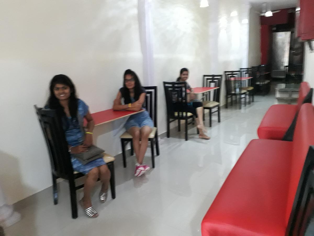 Town Hostel Mumbai - Ac Dormitory エクステリア 写真