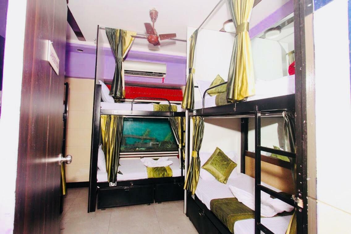 Town Hostel Mumbai - Ac Dormitory エクステリア 写真