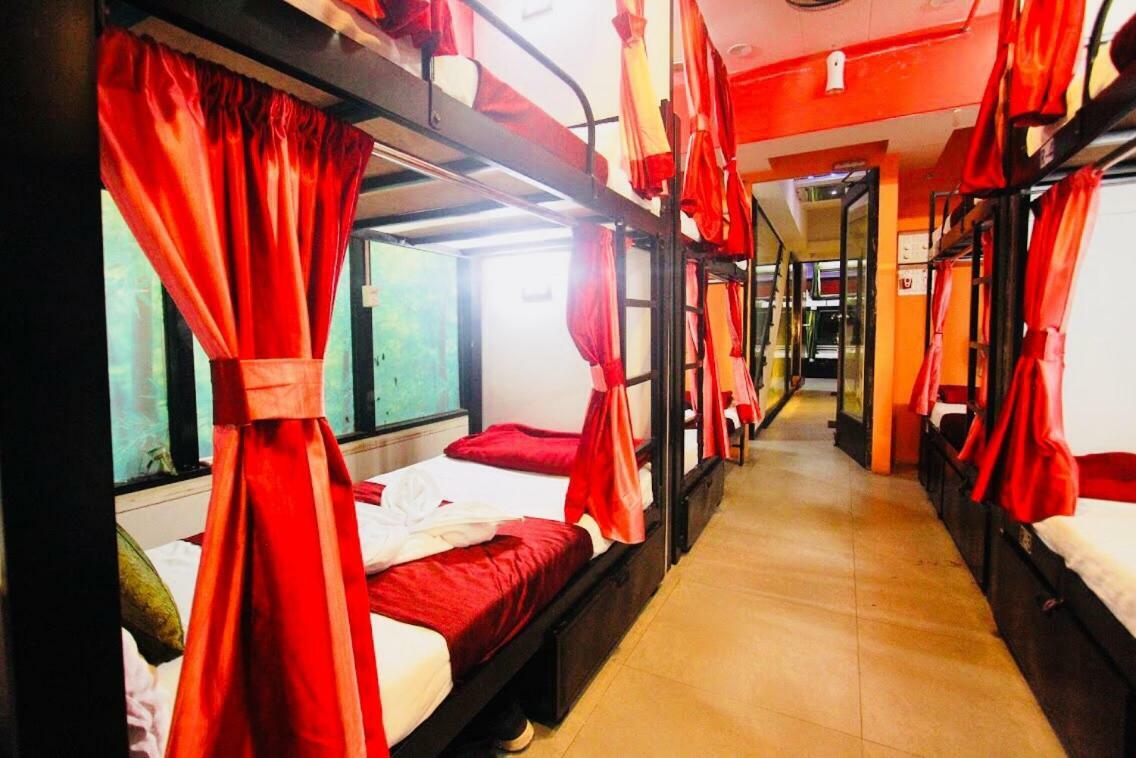 Town Hostel Mumbai - Ac Dormitory エクステリア 写真