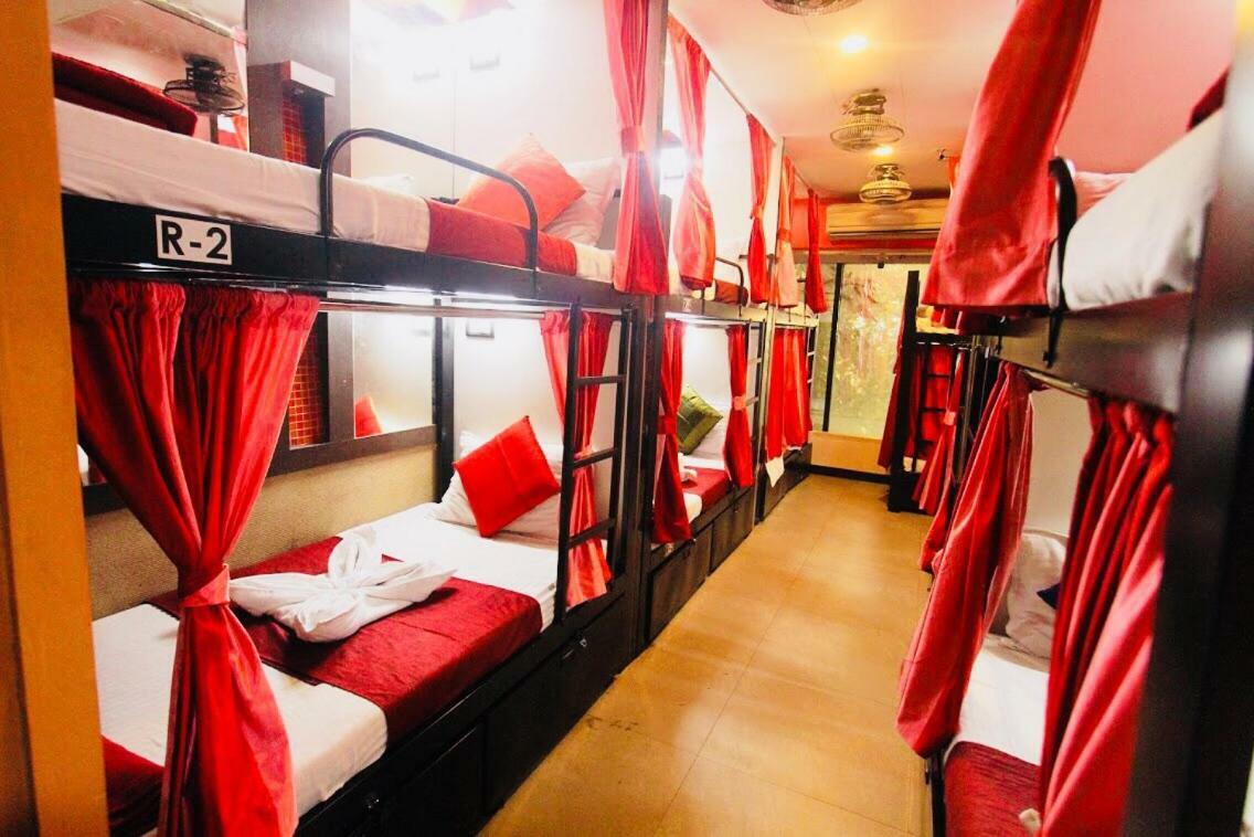 Town Hostel Mumbai - Ac Dormitory エクステリア 写真