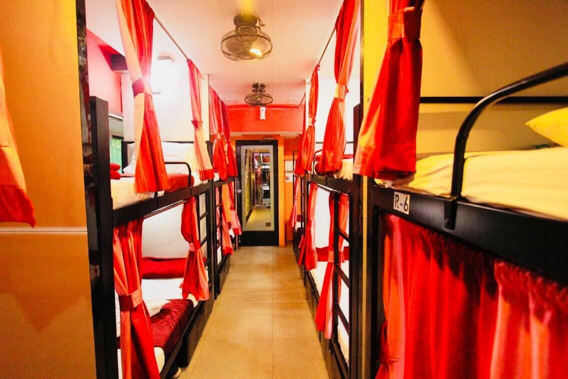 Town Hostel Mumbai - Ac Dormitory エクステリア 写真