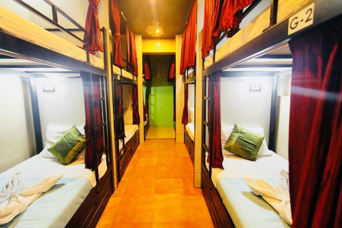 Town Hostel Mumbai - Ac Dormitory エクステリア 写真