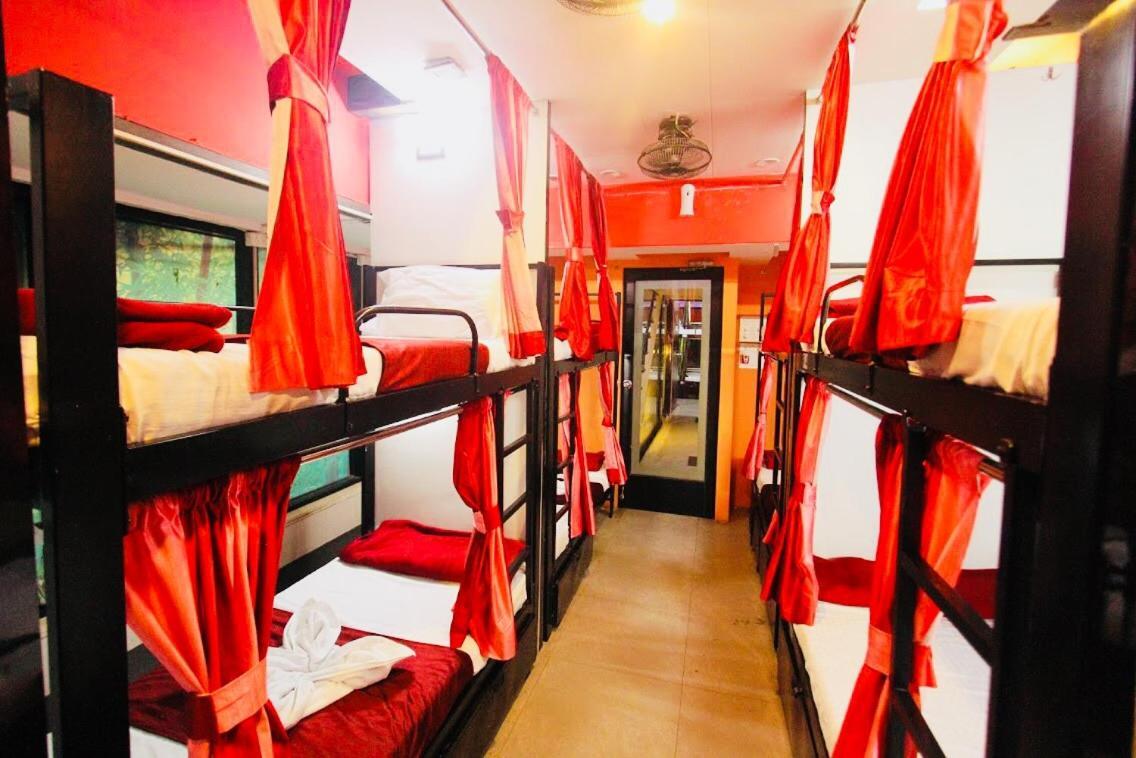Town Hostel Mumbai - Ac Dormitory エクステリア 写真